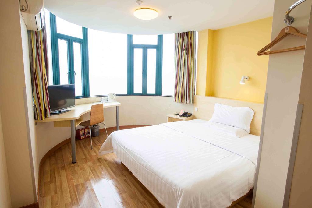 7Days Inn Dalian Gangwan Square Station Port Δωμάτιο φωτογραφία